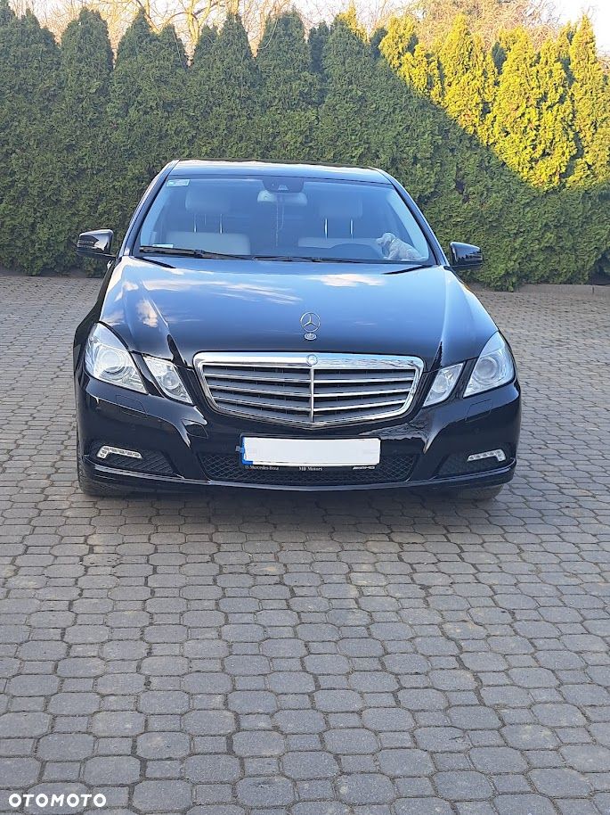 Mercedes-Benz Klasa E 250 CGI BlueEffICIENCY Avantgarde - 1
