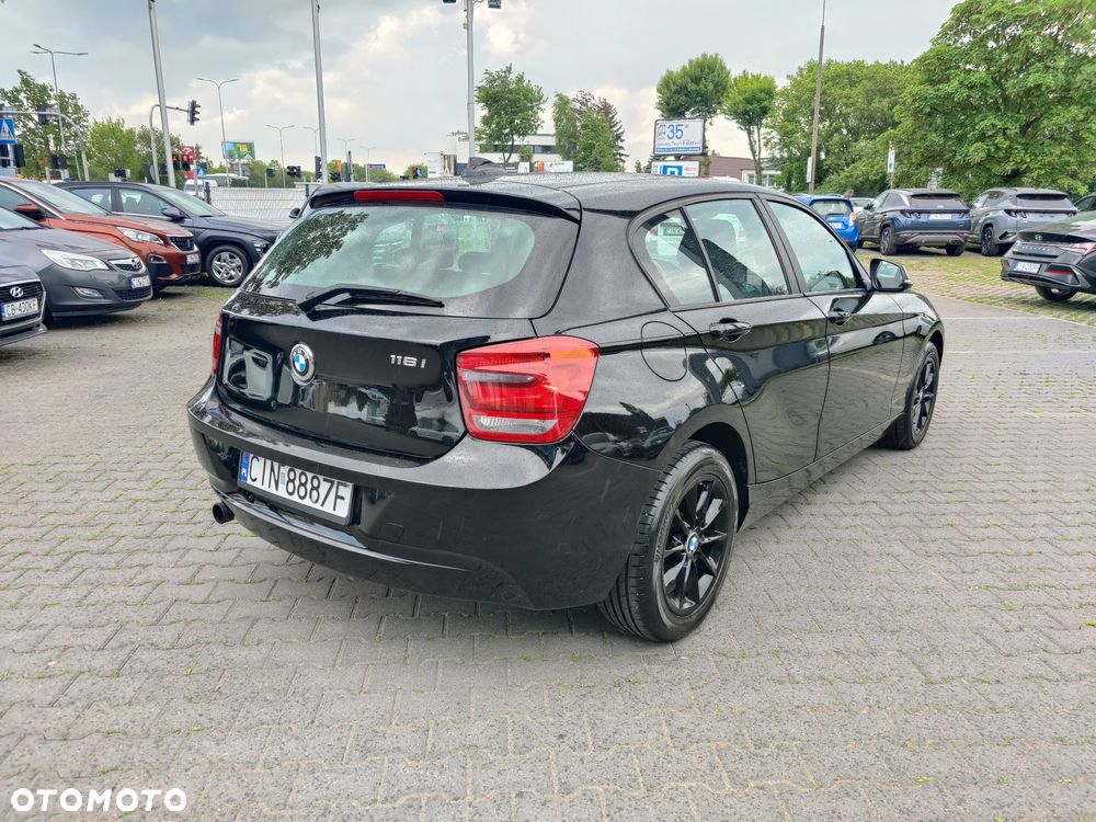 BMW Seria 1 116i - 4
