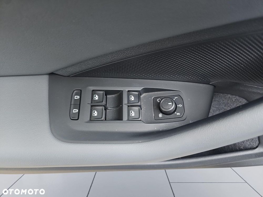 Volkswagen Passat - 19