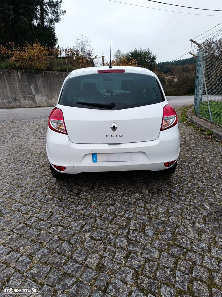 Renault Clio 1.5 dCi Dynamique S - 2