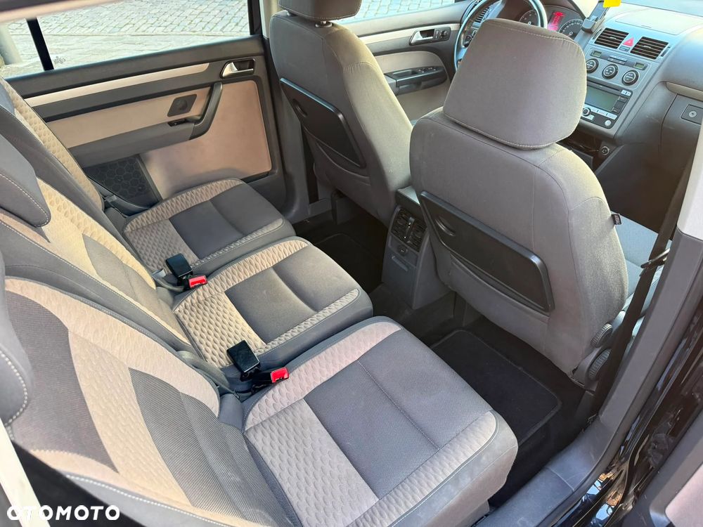 Volkswagen Touran 1.4 TSI DSG Cross - 18