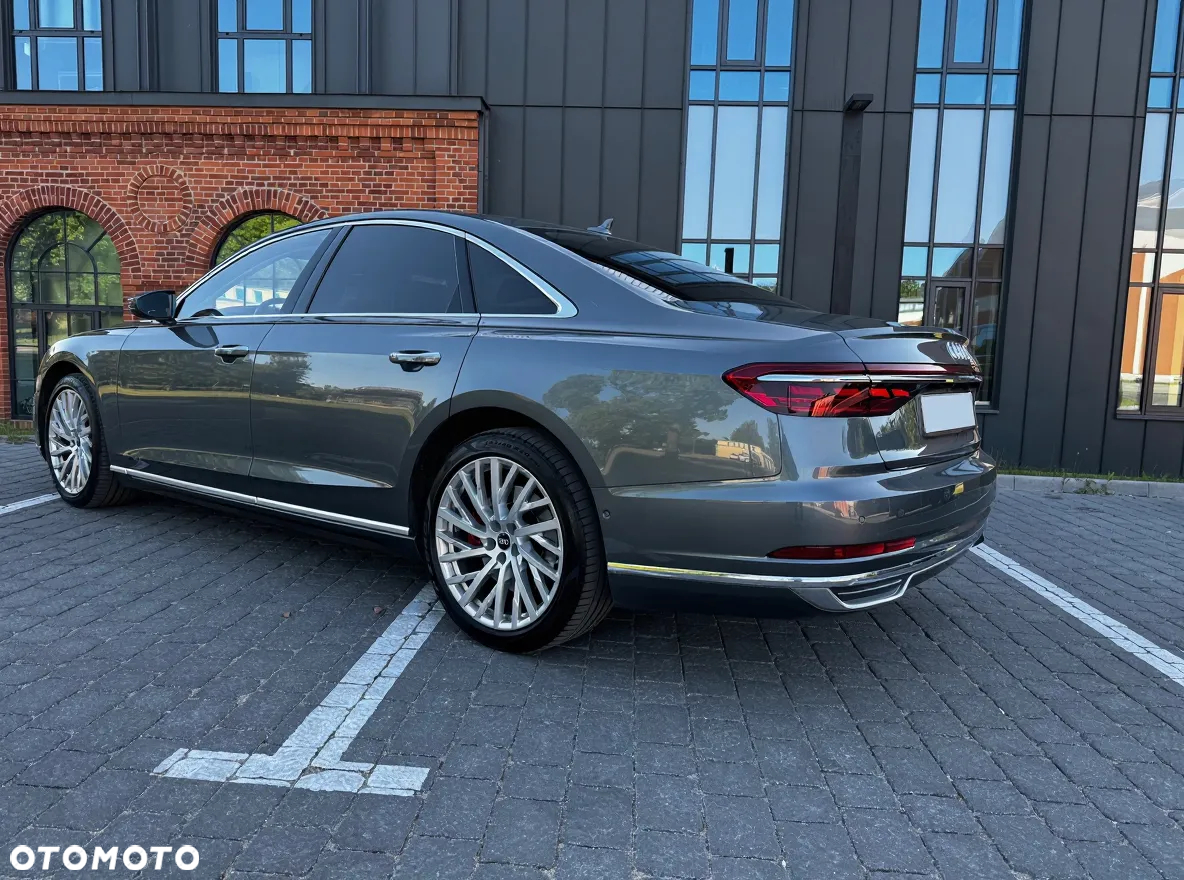 Audi A8 - 4