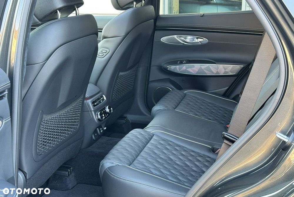 Genesis GV70 - 25
