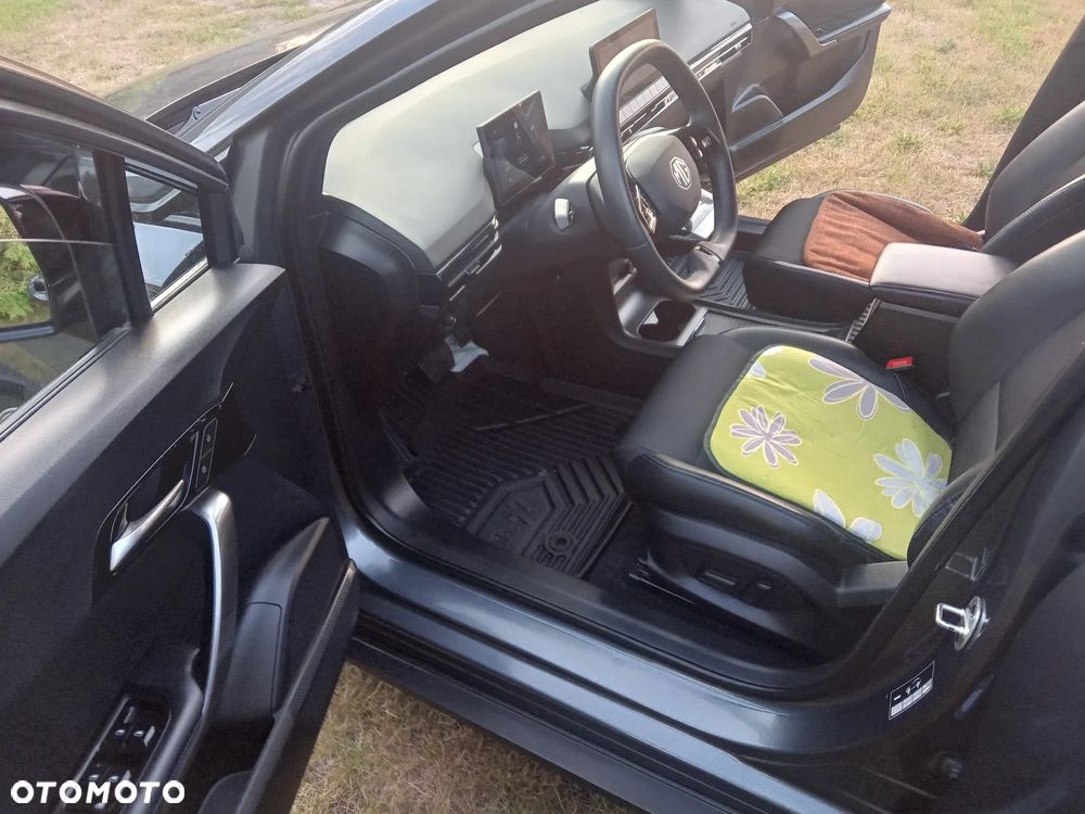 MG 4 Luxury 64 kWh - 7