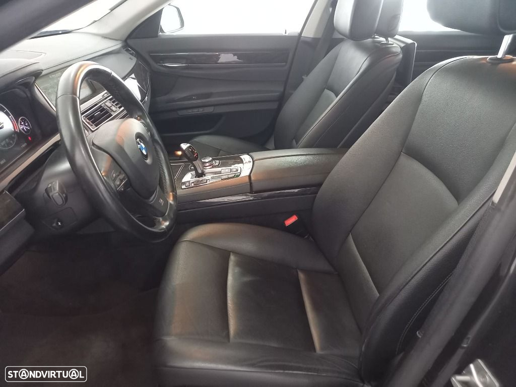 BMW 740 d xDrive - 13