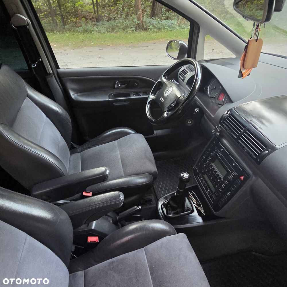 Volkswagen Sharan 2.0 TDI Highline - 23