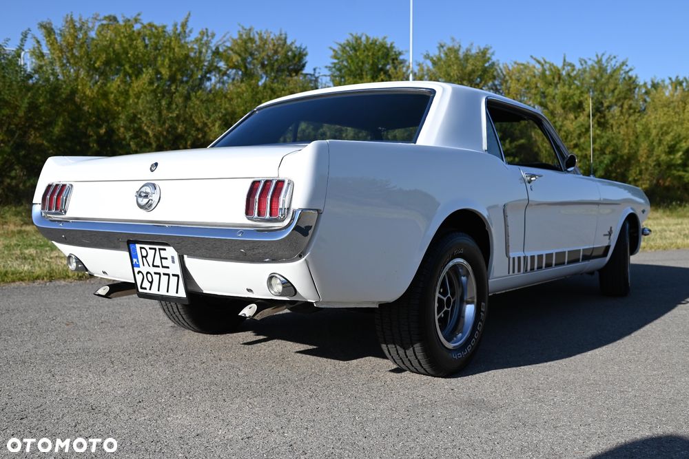 Ford Mustang - 11