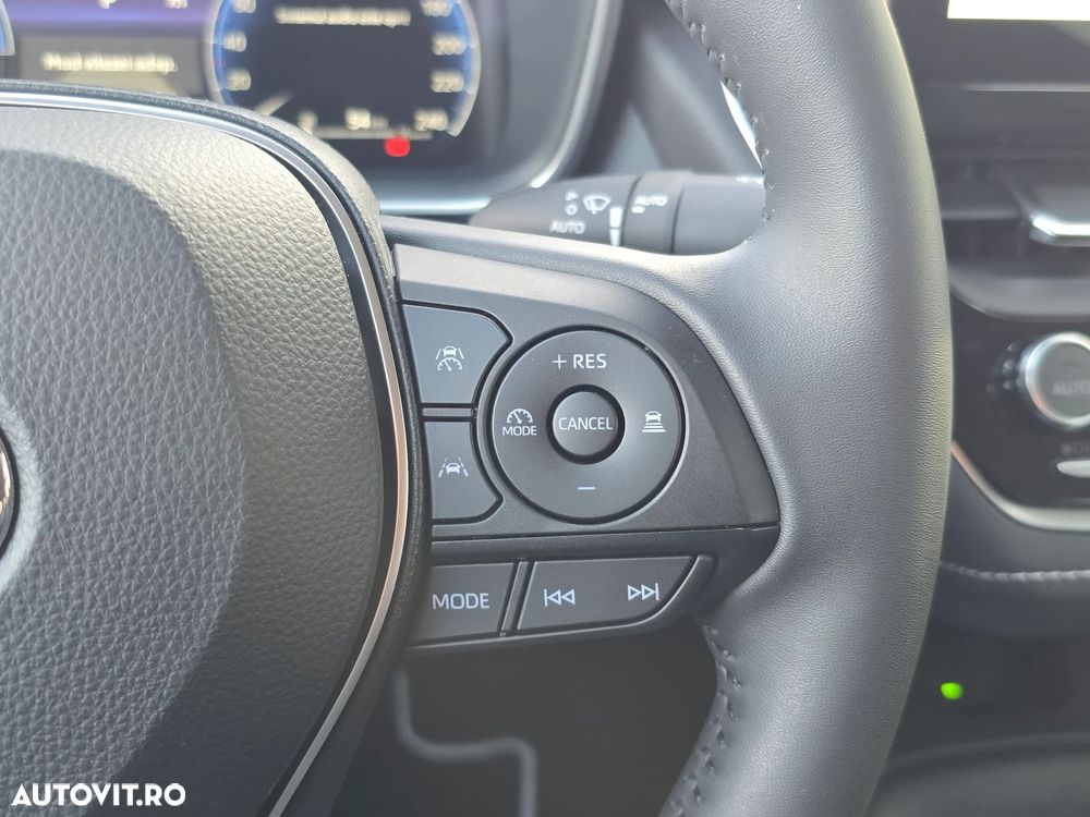 Toyota Corolla 1.8 HSD Business - 12