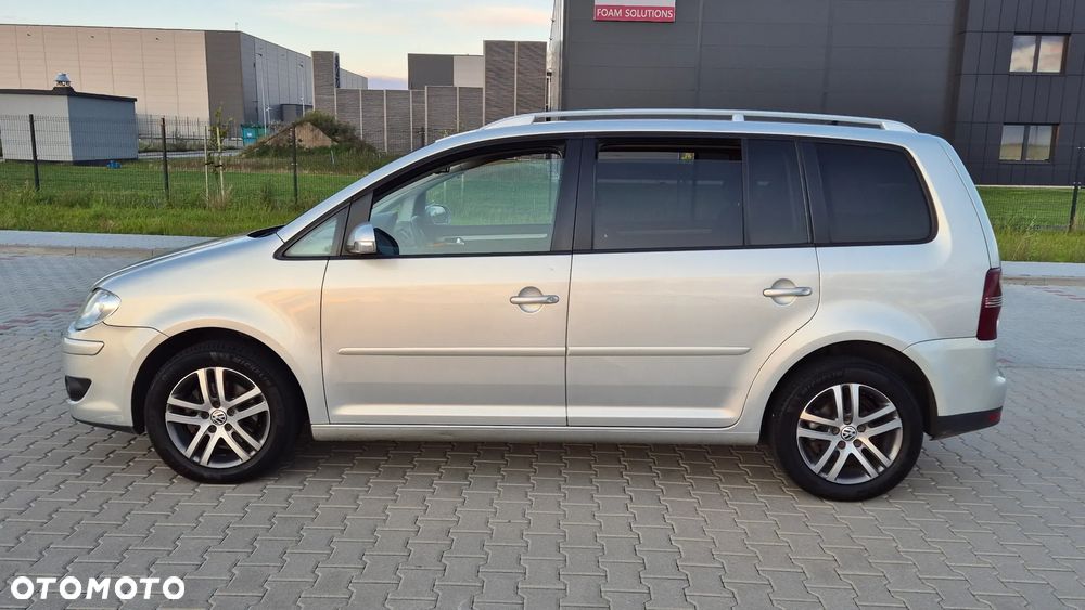 Volkswagen Touran 2.0 TDI Highline - 12