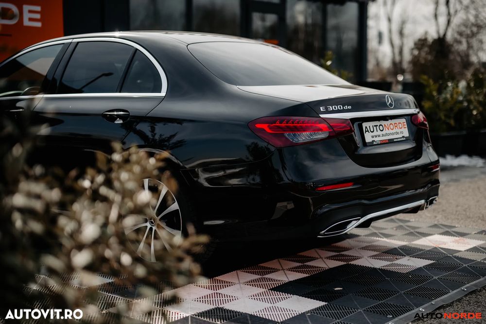 Mercedes-Benz E 300 de 9G-TRONIC AMG Line - 13
