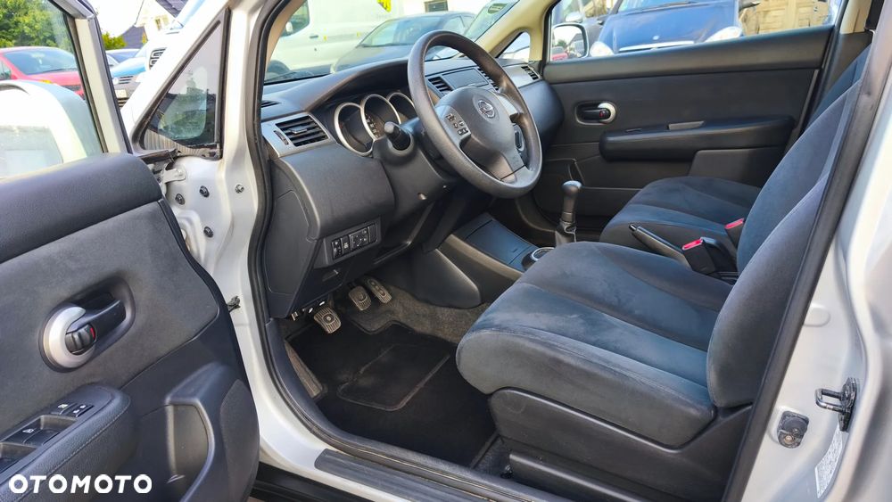 Nissan Tiida - 15