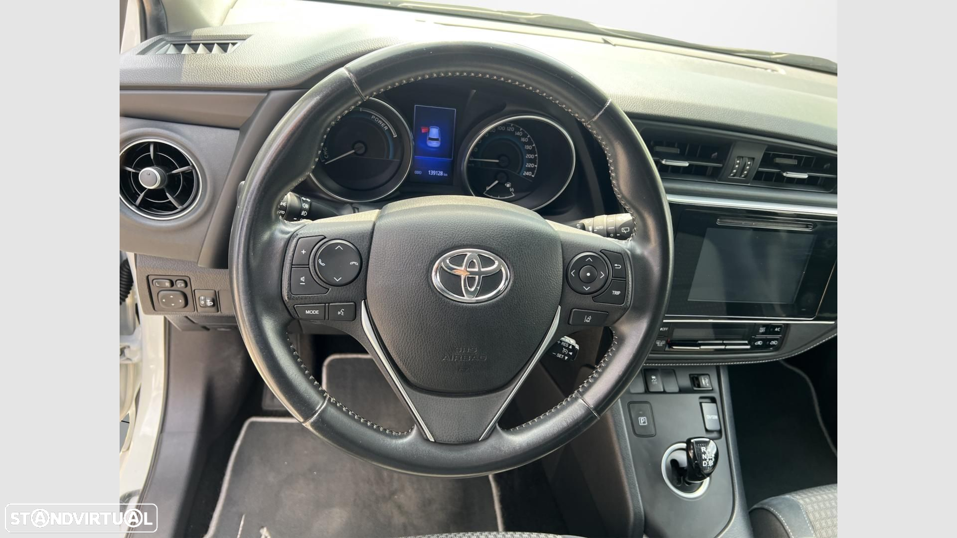 Toyota Auris 1.8 HSD Comfort +P.Techno+P.Sport - 12