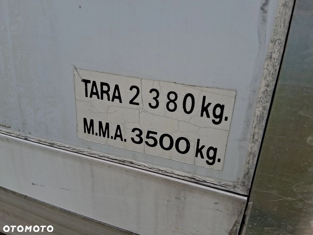 Mercedes-Benz Sprinter - 26