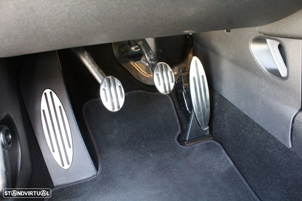 MINI 3 Portas John Cooper Works - 21