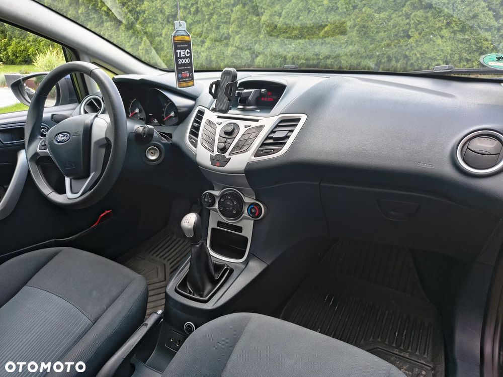 Ford Fiesta - 10