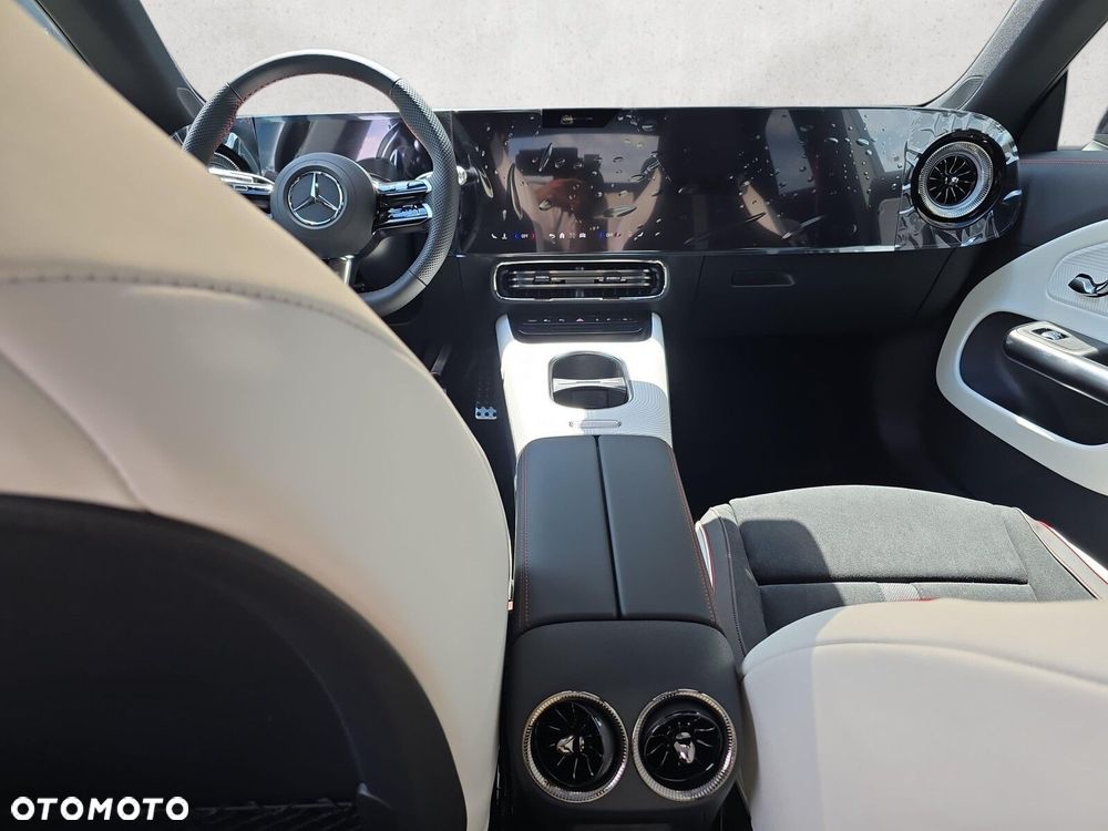 Mercedes-Benz CLA - 14