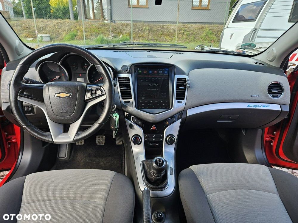 Chevrolet Cruze - 12