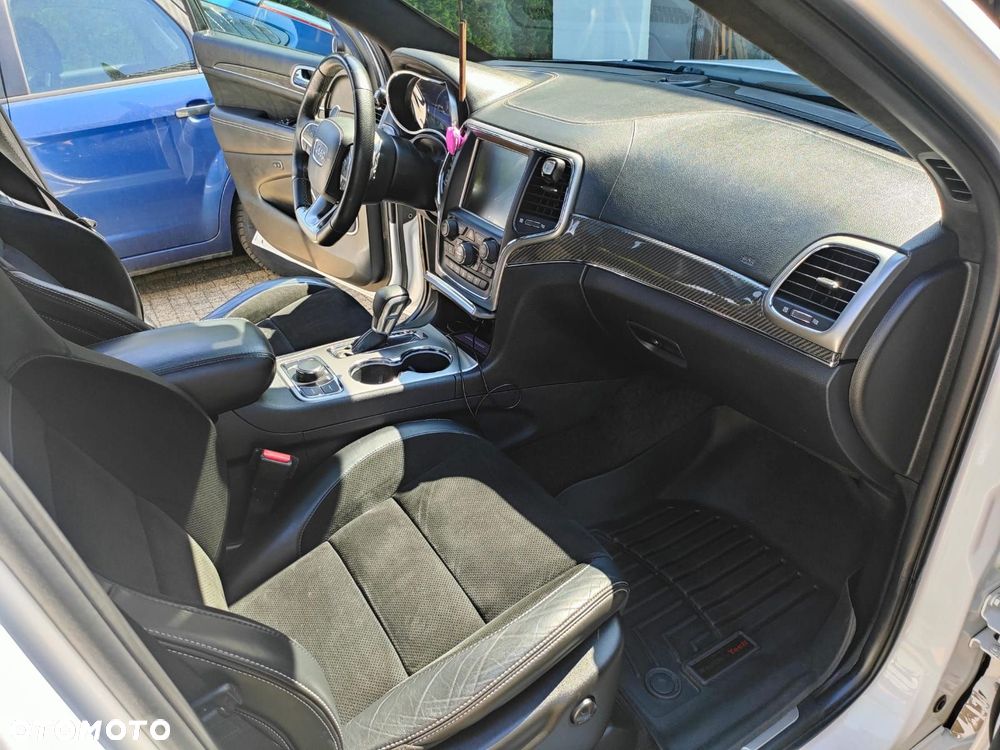 Jeep Grand Cherokee 6.4 V8 SRT8 - 11