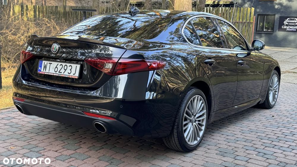 Alfa Romeo Giulia 2.0 Turbo 16V AT8-Q4 Ti - 18
