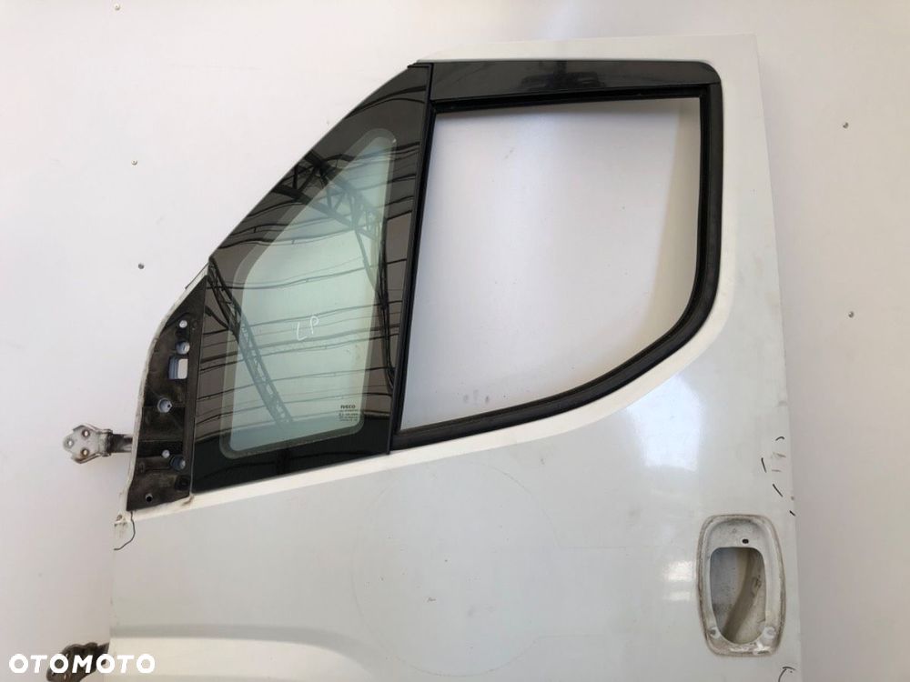 DRZWI LEWY PRZÓD  IVECO DAILY VI Autobus 2014 - 2022 50C16 115 kW [156 KM] olej napędowy 2019 - - 3