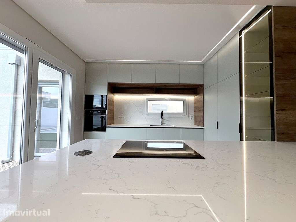 Moradia T4 terrea a Venda em Vila Nogueira de Azeitão - Grande imagem: 4/28