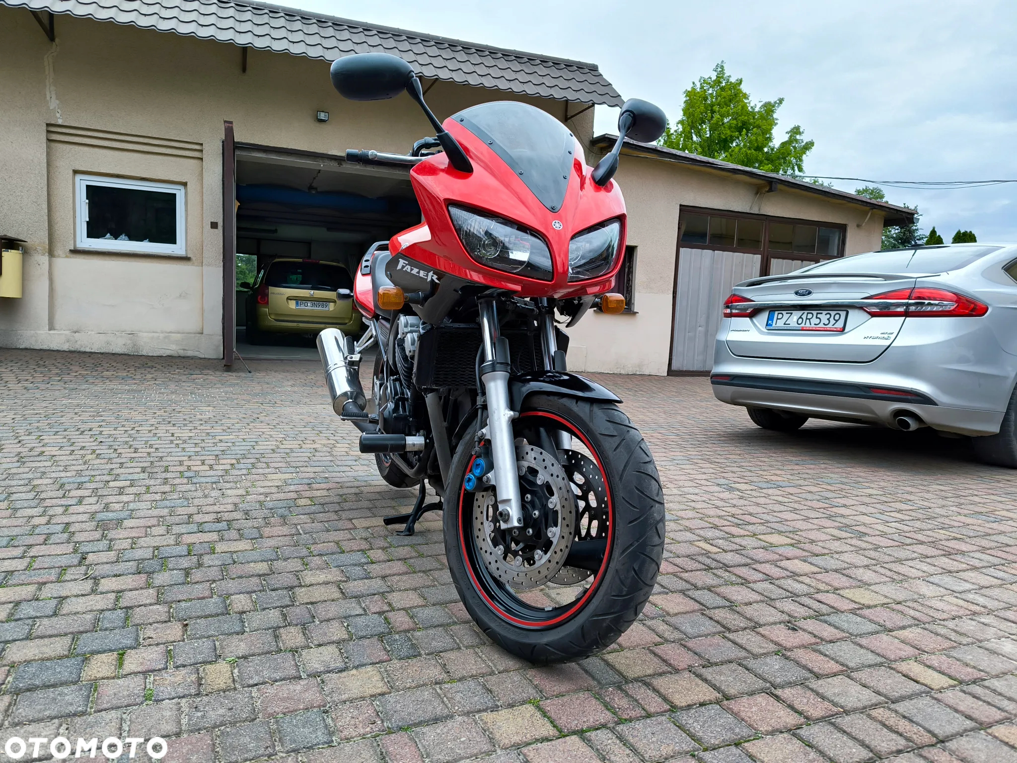 Yamaha FZS - 2