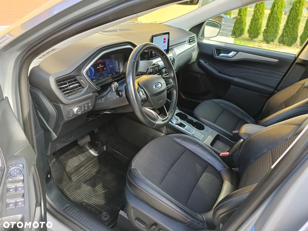 Ford Kuga - 24