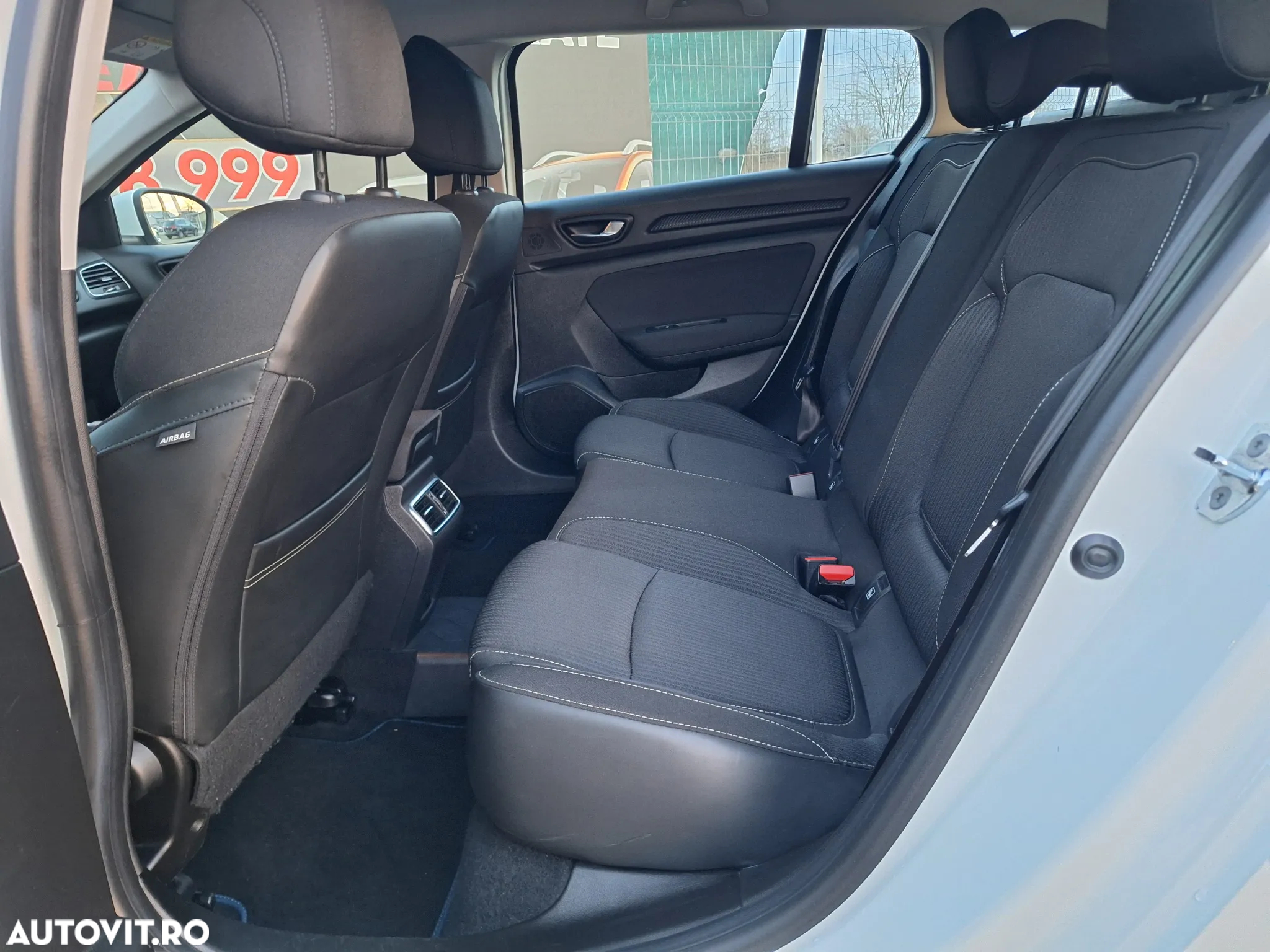 Renault Megane Blue dCi 115 EDC Equilibre - 8