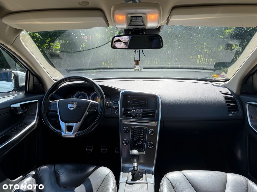Volvo XC 60 D3 R-Design - 8