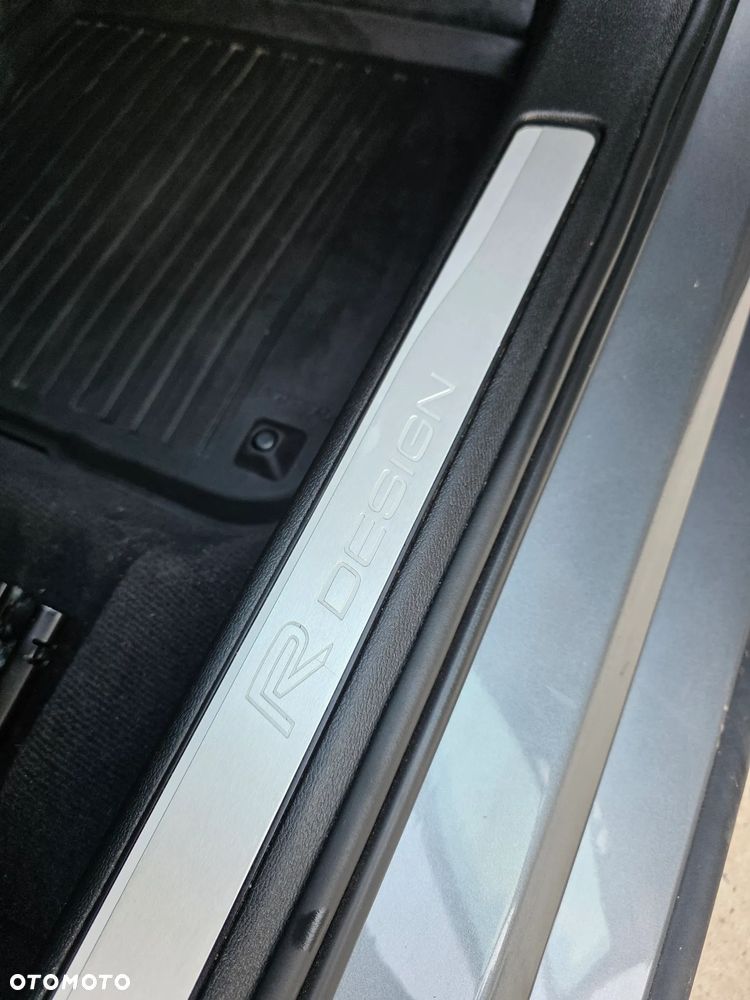 Volvo V60 D4 R-Design - 31