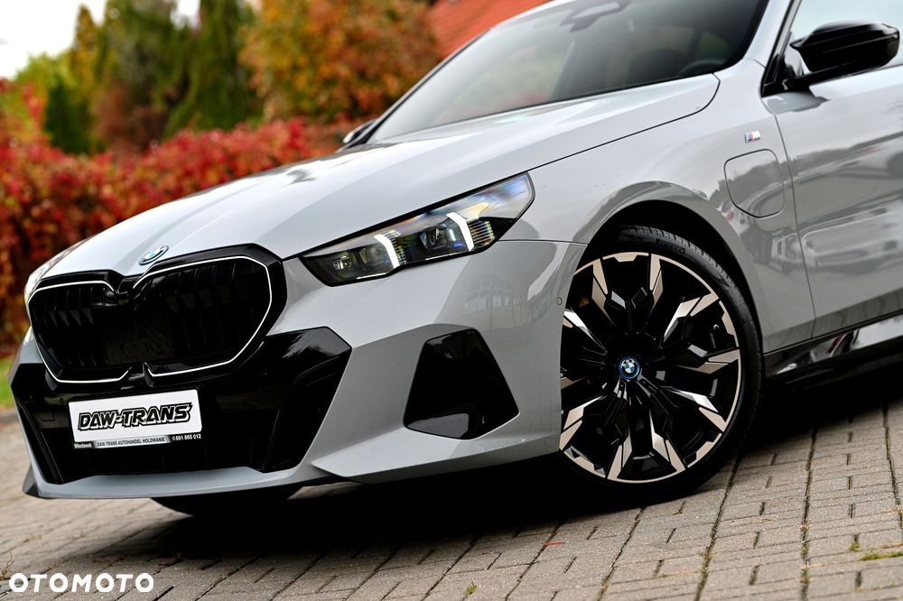 BMW 5 Series 2024 photo 5