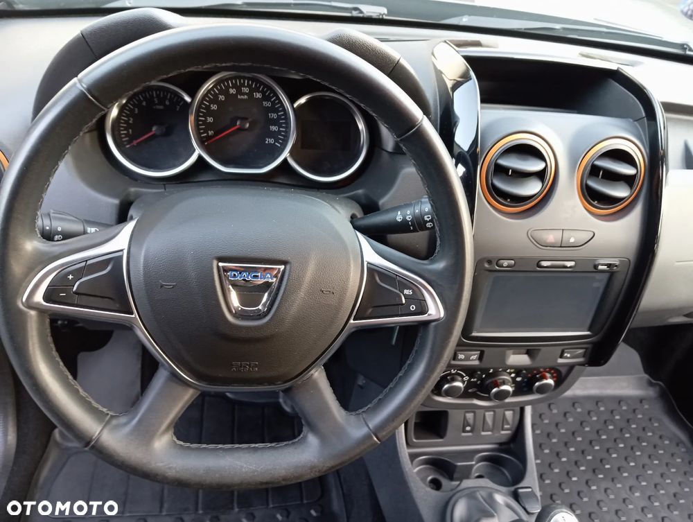 Dacia Duster 1.6 SCe Urban Explorer S&S - 31
