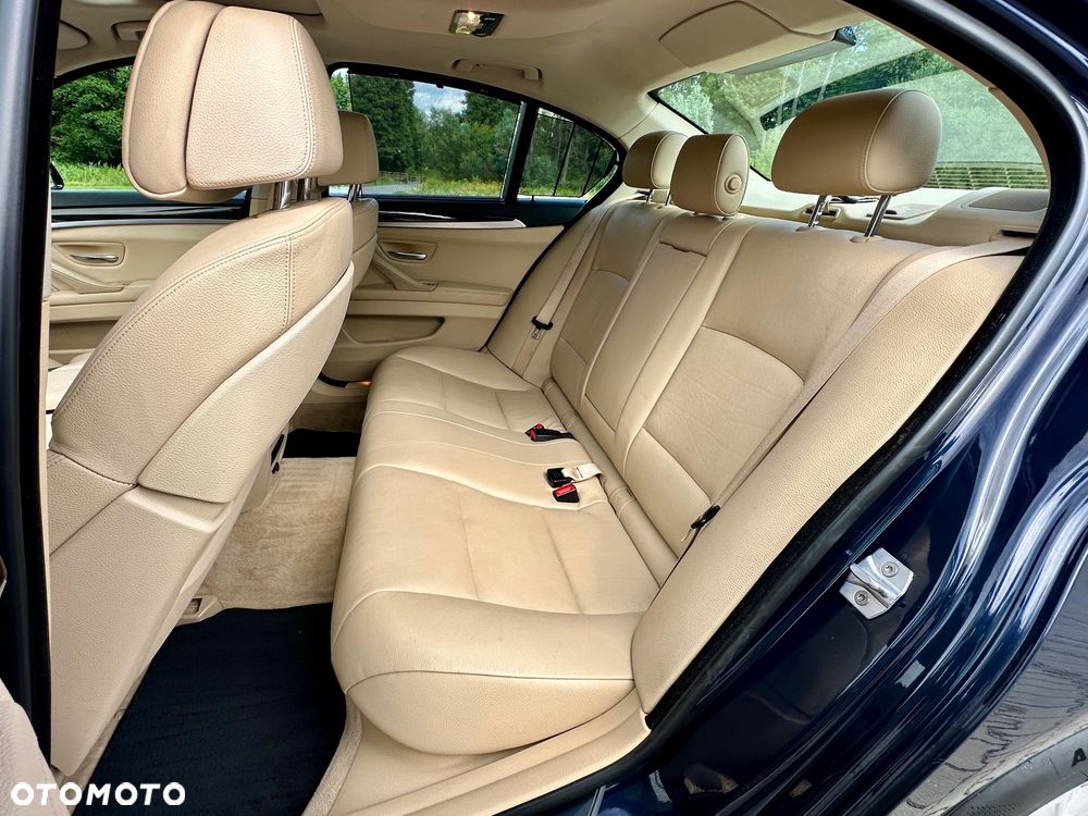 BMW Seria 5 530d xDrive Sport-Aut - 24