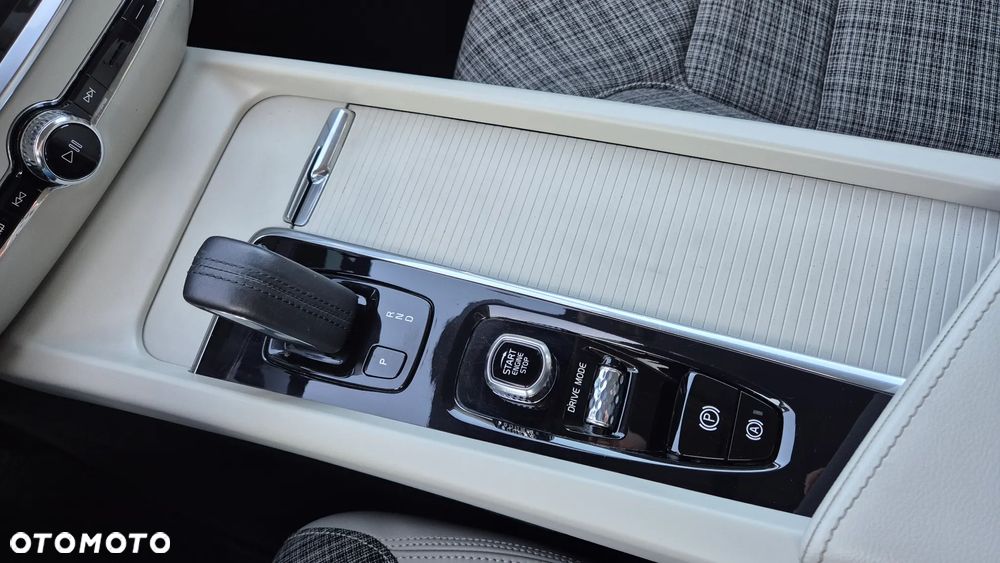 Volvo V60 B4 D Geartronic Momentum Pro - 21