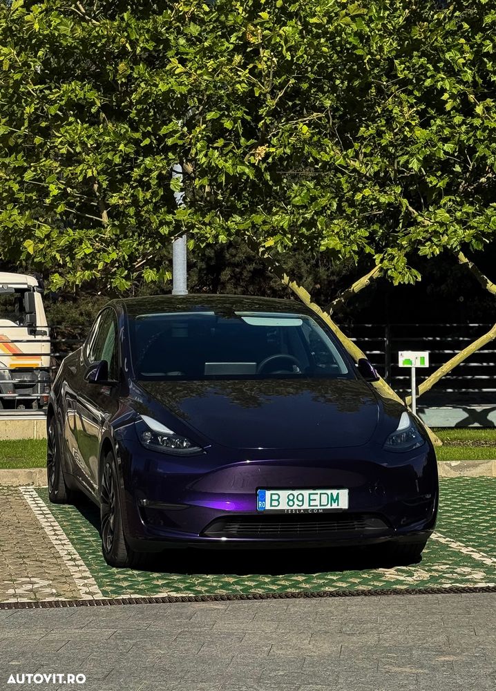 Tesla Model Y - 1