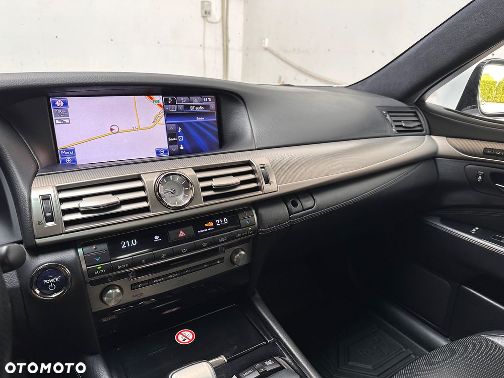 Lexus LS 600h F Sport - 30