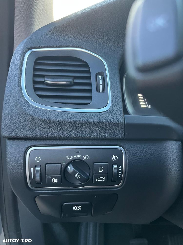 Volvo V60 D2 Momentum - 17