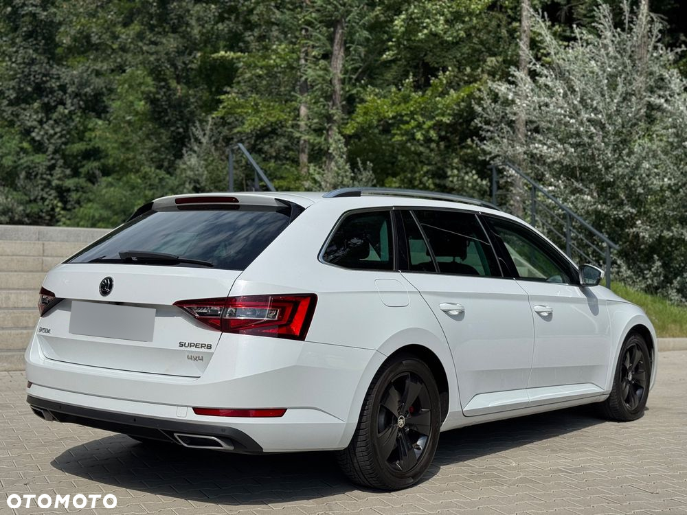 Skoda Superb 2.0 TDI 4x4 DSG SportLine - 9