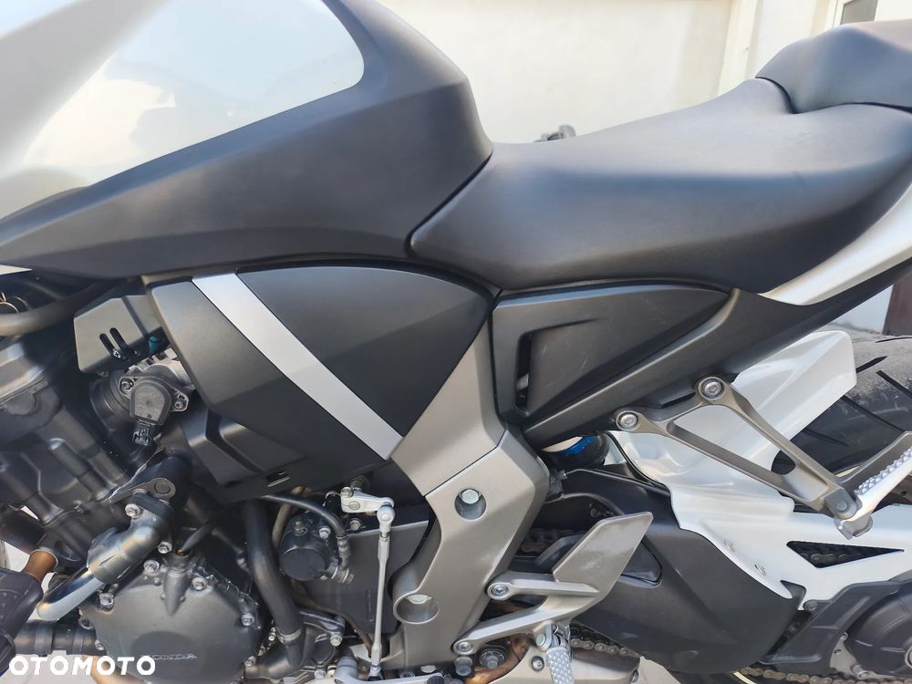 Honda CB - 11