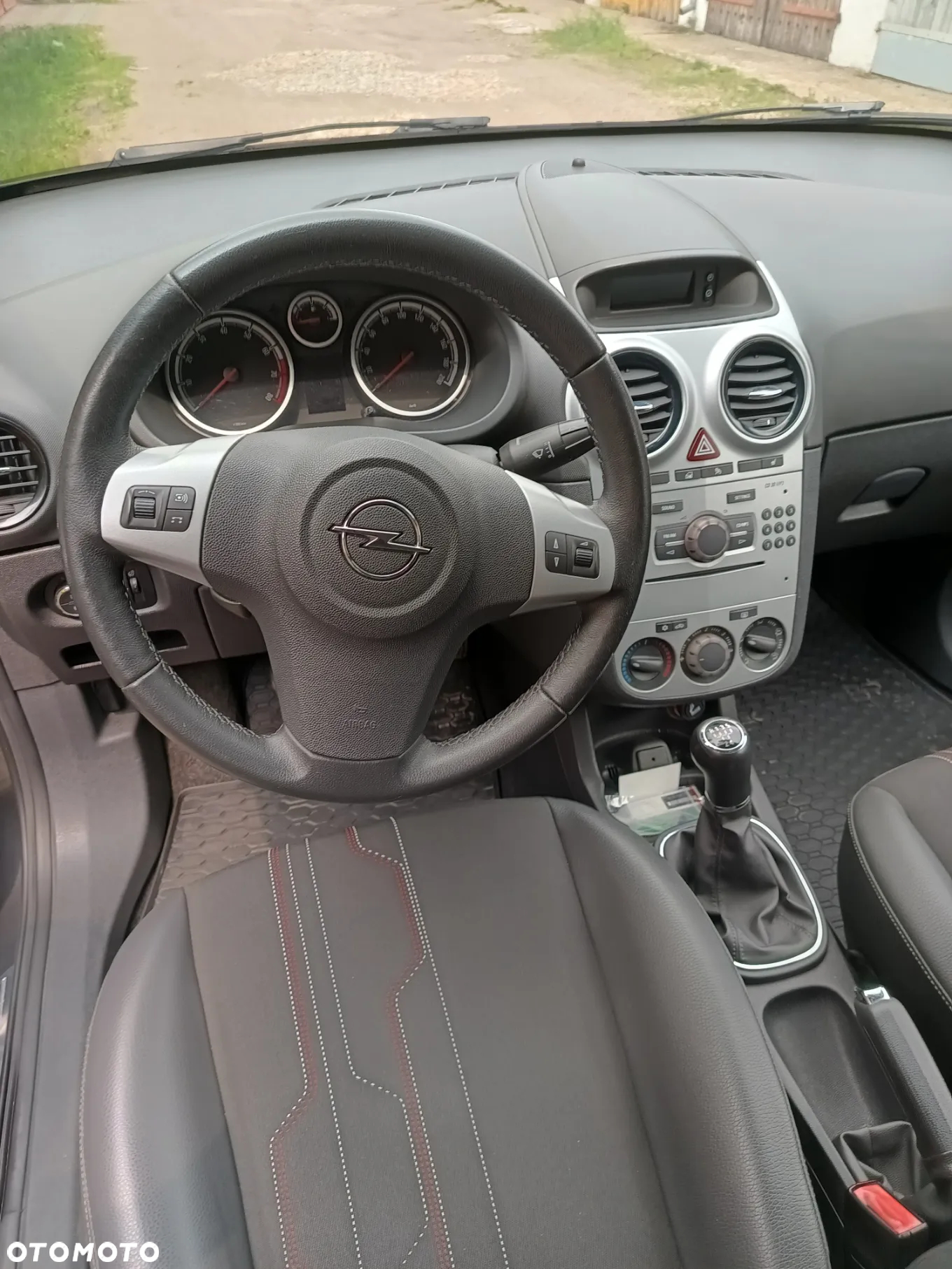 Opel Corsa 1.4 16V 150 Jahre - 7