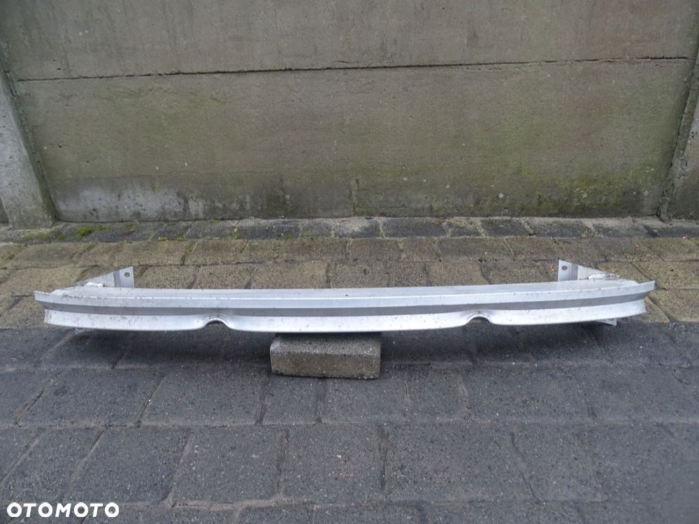 audi a3 8p3 3-drzwi - belka tylna - 1