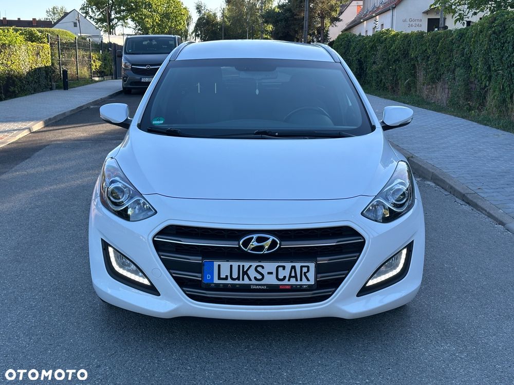 Hyundai i30 blue Kombi 1.6 GDi Passion - 13
