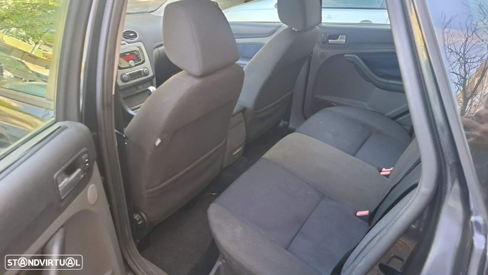 Ford Focus SW 1.6 TDCi Ghia - 11