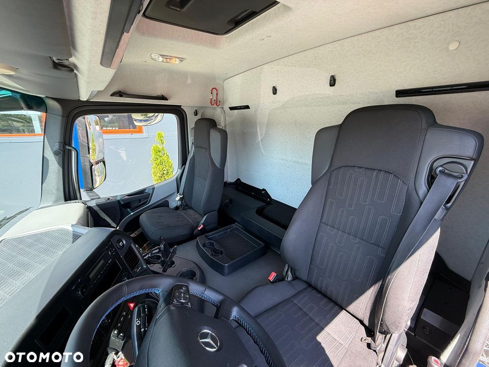Mercedes-Benz Antos Actros Arocs 1843 // Wywrotka 3 - stronna // Klimatyzacja // Hak do przyczepy // Plandeka osłaniająca ładunek // Blokada mostu // Euro 6 - 32