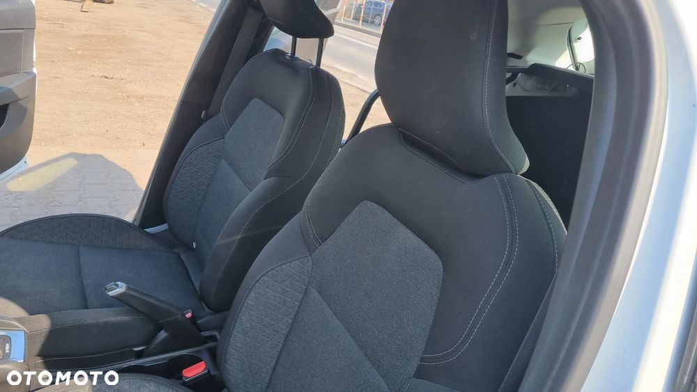 Renault Clio E-TECH 140 INTENS - 32