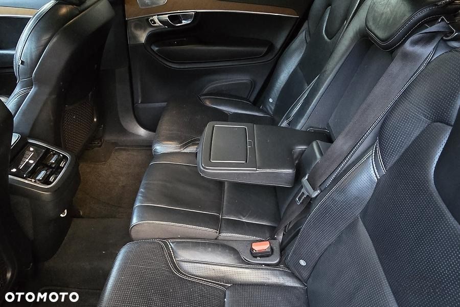 Volvo XC 90 - 8