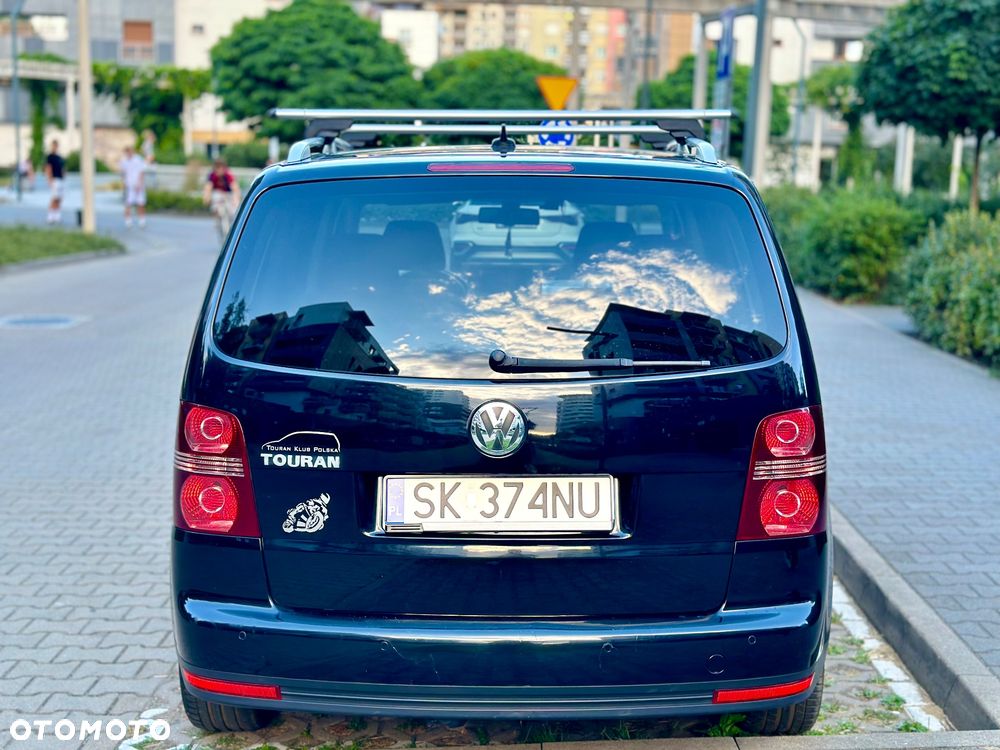 Volkswagen Touran 2.0 TDI DSG United - 18