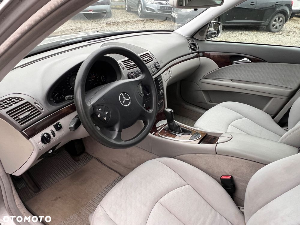 Mercedes-Benz Klasa E 200 Kompressor Automatik Classic - 7