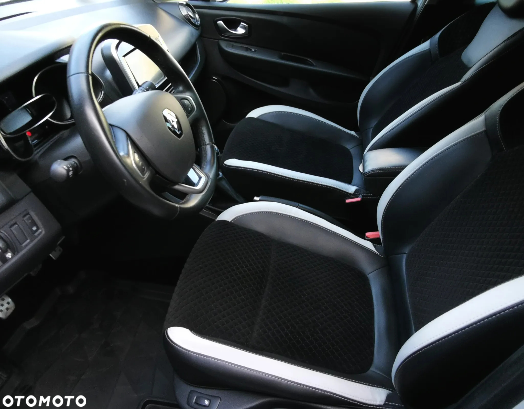 Renault Clio (Energy) TCe 90 Bose Edition - 28