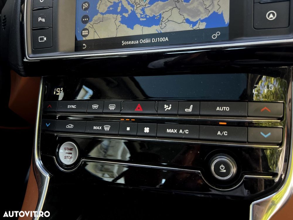 Jaguar XE 20d Aut. Portfolio - 13
